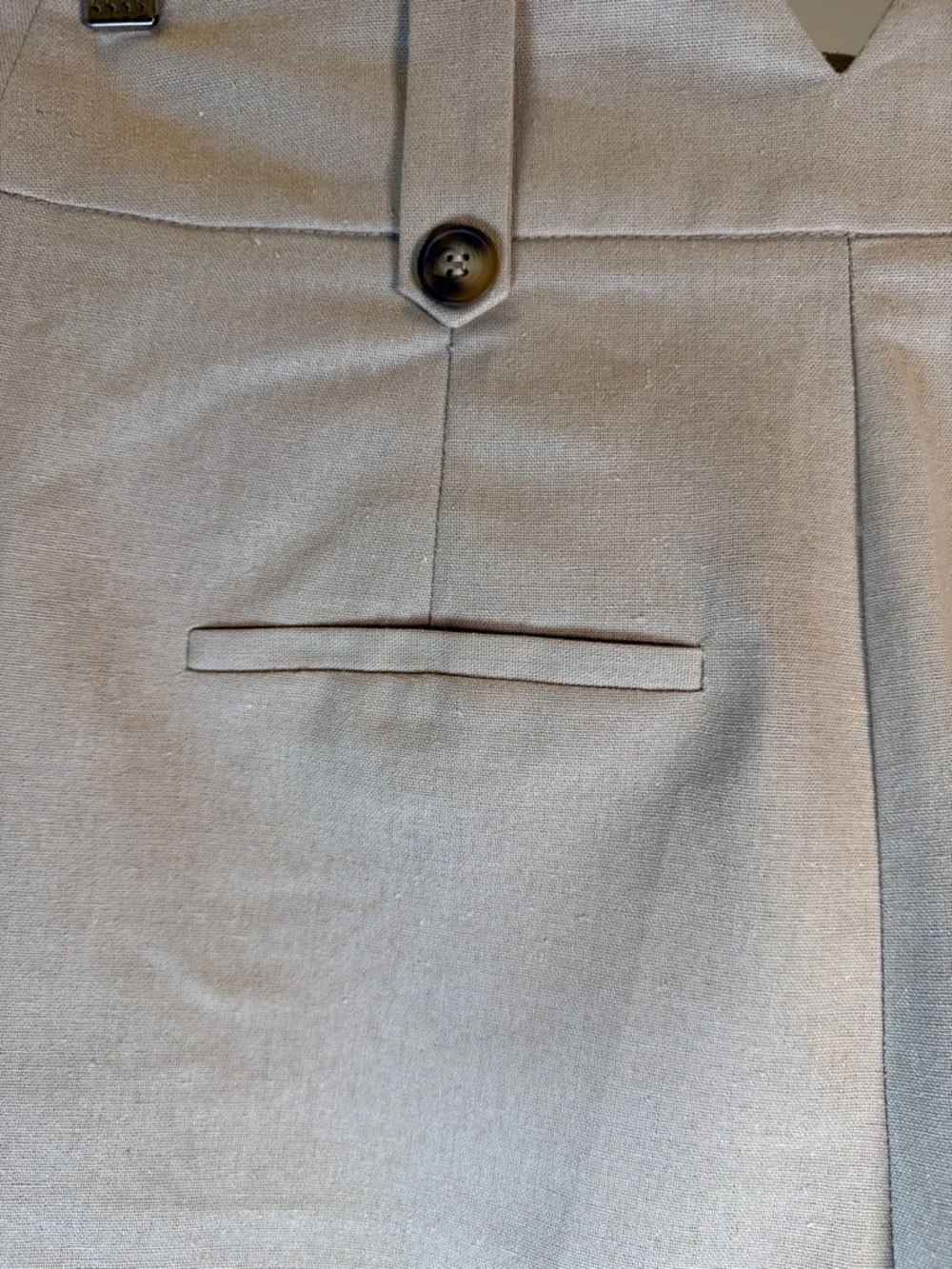 ASOS DESIGN Pleated High Waisted Linen Blend Safari Shorts in Stone/Beige |  6 - Picture 6 of 12